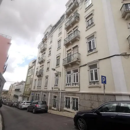 Lisbon Apartment Near Rato Square